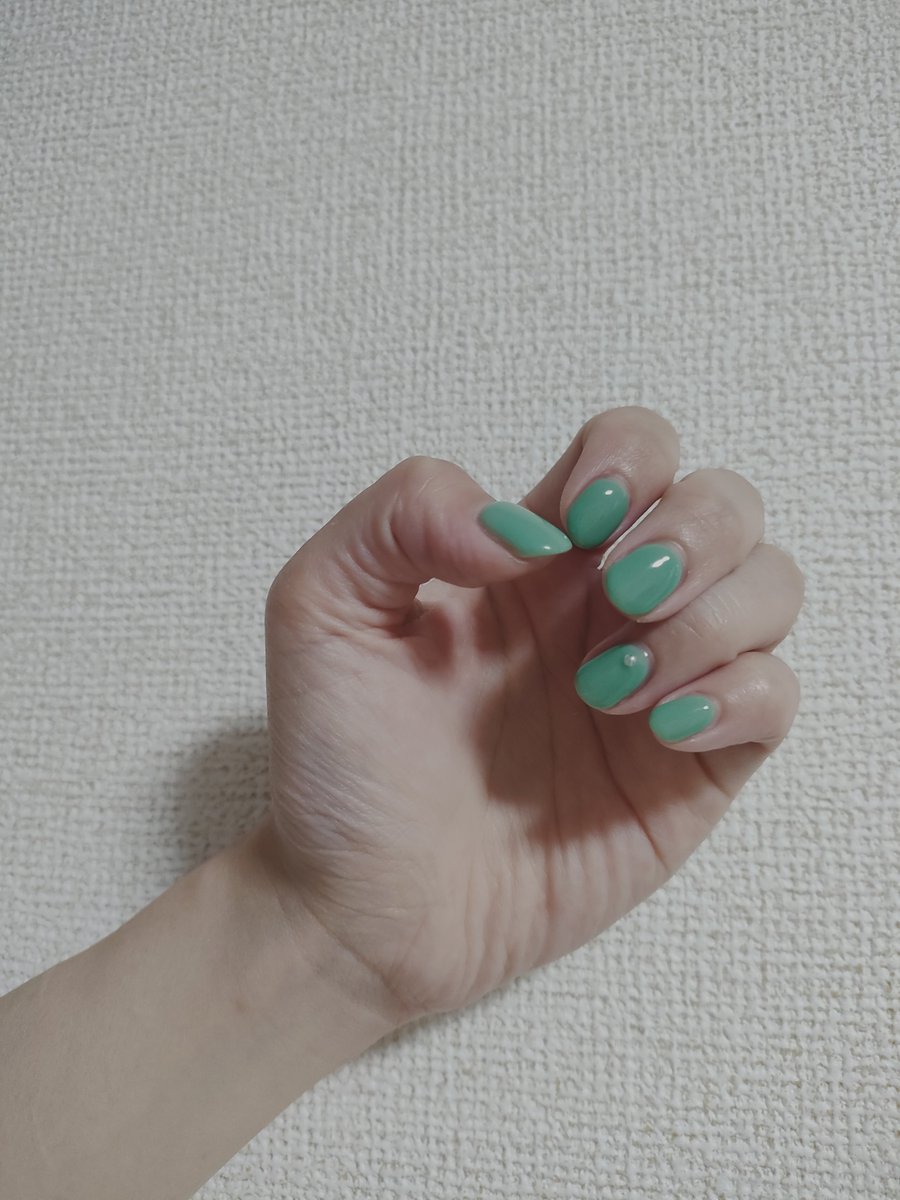 seek6989k's tweet photo. ネイルサロン行ってきた
スタッフのお姉さんとヤニねこの話でめちゃくちゃ盛り上がった https://t.co/mhRB5yImY4