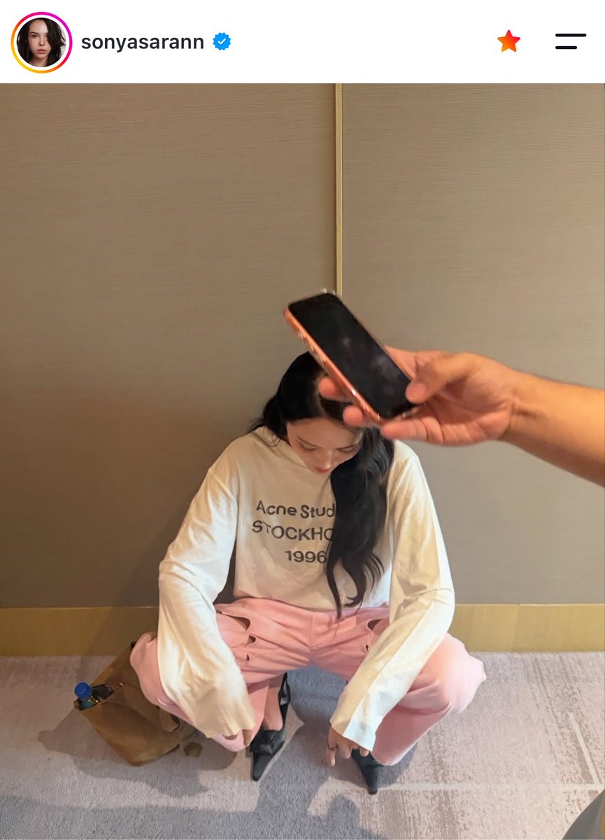 chalottys's tweet photo. the definition of girlfriendism 🙂‍↔️ https://t.co/sUXLDrQ6G1