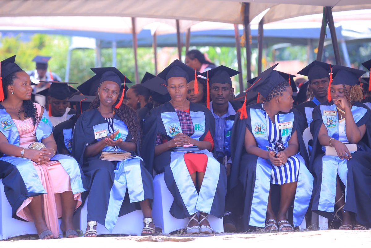 httcjinja's tweet photo. HTTC led by Principal Richard Kawere, joined hundreds of guests at Hoima Resort Hotel to celebrate the graduation of 305 Enabel-sponsored apprentices. The graduands trained at HTTC as part of a one-year apprenticeship program combining classroom learning with industry experience. https://t.co/vhtDE67x3B