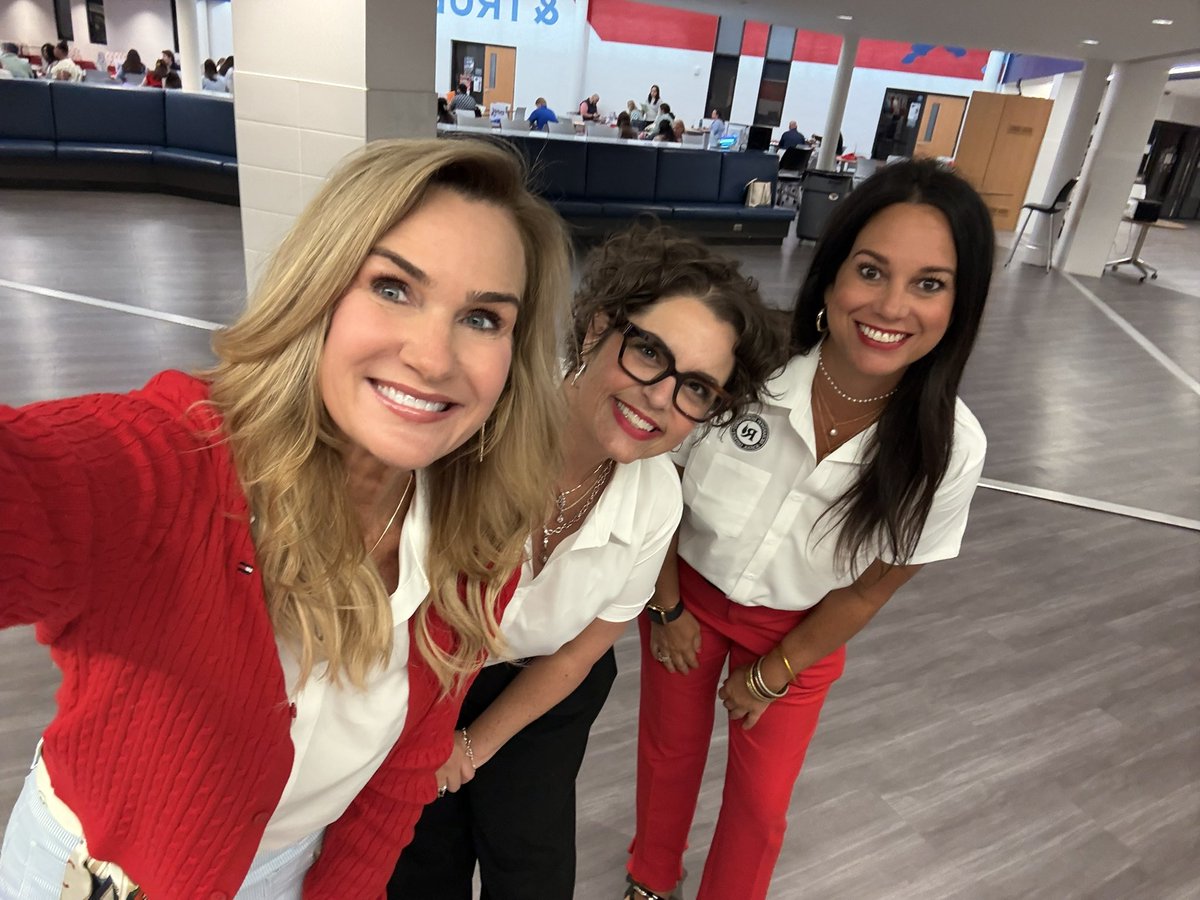 BallastShawna's tweet photo. Legendary Professional Learning Team! Appreciate the early mornings, late nights and everything in between to support every child, every teacher and every leader for 4 weeks of summer conferences!   #RISDDreamOn #RISDleadandlearn https://t.co/FRvwmd1oIZ