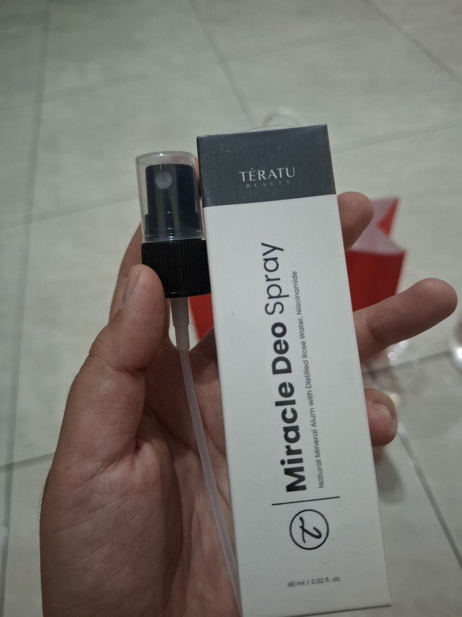 lilcraftsy's tweet photo. ini entah deo spray botol keberapa. tpi 2x pembelian, sprayernyaa macett, akhirnyaa ku ganti ke botol lain.
ternyata sekarang tiap pembelian deo spray, dapet sprayer cadangan. aaaaaa makin luvvv sama Teratu 🫶✨️ https://t.co/cpR3pwPx00