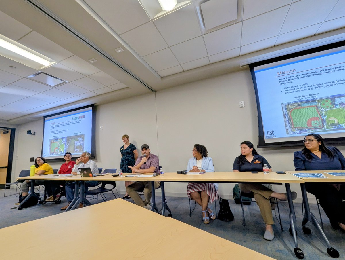 LaceyHullTx's tweet photo. Yesterday, my office attended the Getting to Know Spring Branch event hosted by @MAMHouston . It was great to see so many familiar faces, as our local organizations joined with community members to talk about resources in Spring Branch, ways to volunteer, and how the community can be more involved.