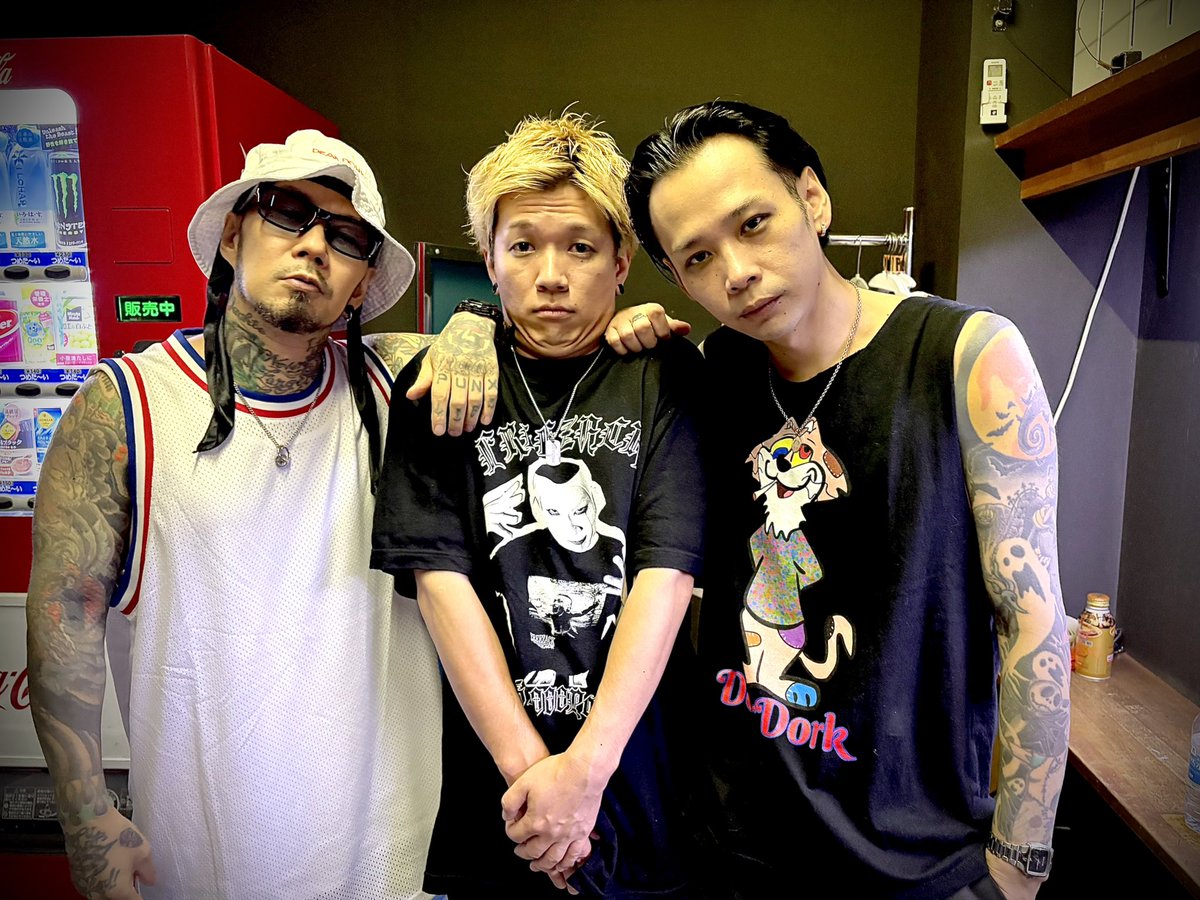 THE_WASTED_twit's tweet photo. 本日は下北沢ReGにてライブでした！！

皆様ありがとうございました💪

※2枚目の写真はスタッフにやらされました(閲覧注意) https://t.co/KhsPfF4VnL