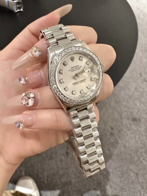 Ashley170890's tweet photo. That's life... earning money to buy the things you like. https://t.co/cKQhZeA3qx