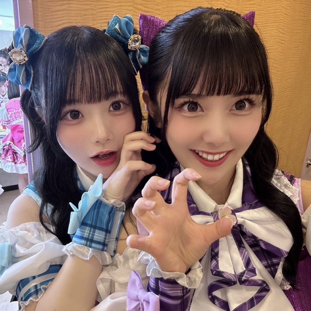 yukari__umeko's tweet photo. 【メンバー紹介🌸】

🧡明太たらこ
たらちゃん！本当にお肌が真っ白で綺麗で、脚も綺麗すぎていつも見惚れてます(?)あと、ダンスのシルエット綺麗すぎるの。本当にとにかく魅力的。あと、とってもいい子天使。

️🩵博鍋もちゅ
もちゅ！はいこのキュートなお顔。目きらきらだし見つめられたらもう心奪われちゃうよo̴̶̷̤  ̫ o̴̶̷̤ 本当に魅力的な歌声で聴き入っちゃう.ᐟあと、自分の軸持ってて考えとかしっかりしてる。

こんな可愛いくて素敵なメンバーちゃんたちとデビューできるの嬉しいな ⸝⸝> <⸝⸝𝜗𝜚˚⋆