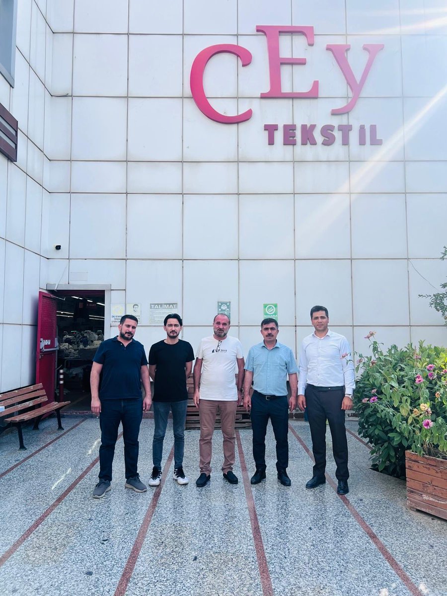 iskurbatman's tweet photo. 📍Saha Çalışmalarımız Devam Ediyor

Saha çalışmaları kapsamında Cey Moda Tekstil firmasını ziyaret edilerek istihdam ve iş gücü piyasasına yönelik değerlendirmelerde bulunuldu.
📌Geleceğin projelerini birlikte inşa etmeye, sahada değer üretmeye devam ediyoruz.
@MehmetEminAKTAN https://t.co/U0JNLFC9uo