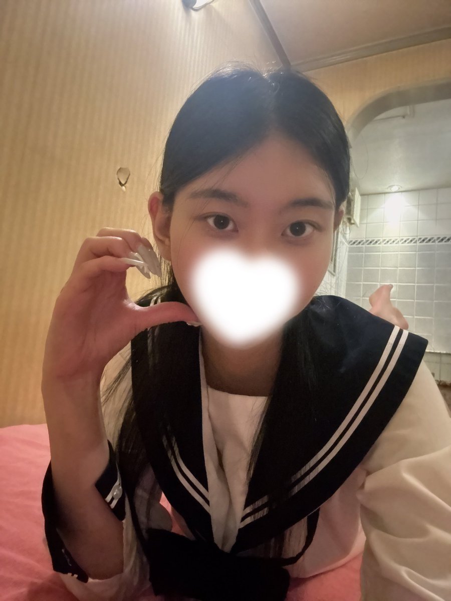 Rei_____xxei's tweet photo. 今日も来てくれたお兄様ありがと〜🥰
明日11時〜22時までなので、お仕事終わりとかお��かけ終わり会いに来てね🤍
1週間の疲れ吹っ飛ばそ〜🍃 https://t.co/2GUwY7ayje