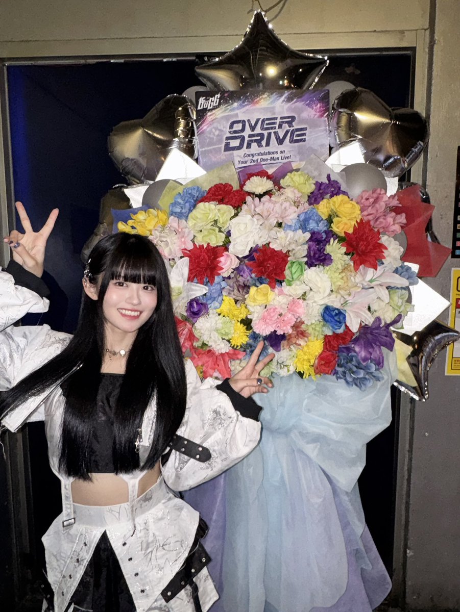 reika__bugg's tweet photo. buGG 2nd ONEMANLIVE『OVER DRIVE』
ありがとうございました！

今日buGGを選んでくれたあなたが居るから
積み重ねてきたものを目を見てしっかり届けることができました。今を繋いで、これから先の未来もあなたと居たいです

ここで生きる選択をして本当によかった
忘れられない熱い時間をありがとう！ https://t.co/p2S0UT16fT