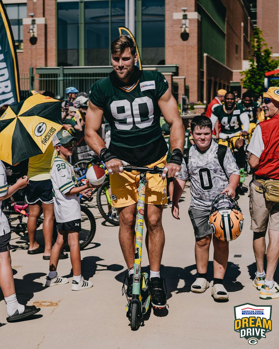 packers's tweet photo. GB does it different.

@amfam https://t.co/gv1NpgxblK