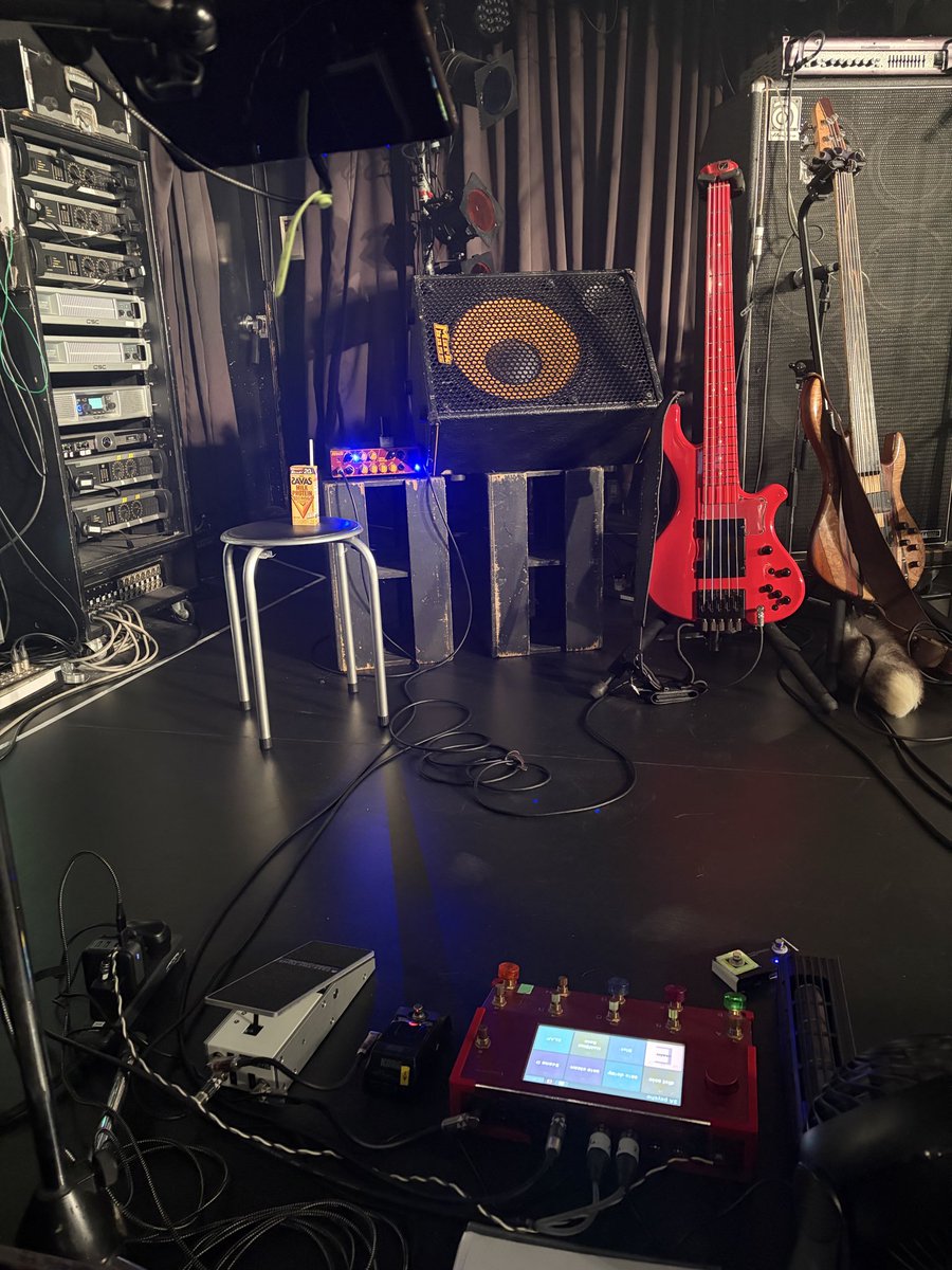 IKUObass190's tweet photo. 「PSYCHO DAZE BASS LIVE12」

吉祥寺CLUB SEATA

無事終了しました！

12回目のPDBは

やはり

爆音で音数の嵐でしたw

今回の

メンバーも

強烈でした！

最高に楽しかったです！

お越し頂いたみなさん

配信を見てくれたみなさん

ありがとう！！

Ba：MASAKI、IKUO
Dr：山葵
Gt：I'LL
Kb：都啓一
ゲストベーシスト : 瀧田イサム