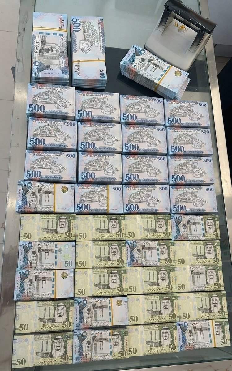 RyanBn27505's tweet photo. لو جتك 3مليون ﷼ سعودي  اليوم
هل يمكن للمبلغ .. أن يحل كل مشاكلك💵 

◯ نعم

◯ لا https://t.co/gqdDMrNZWF