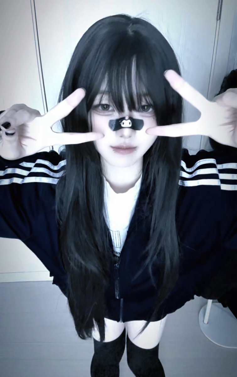 notfo_und_404's tweet photo. #지뢰계_트친소 
#일상계_𝕏친소 

셀카 90% 헛소리 10% https://t.co/Ni1PNEr7QM