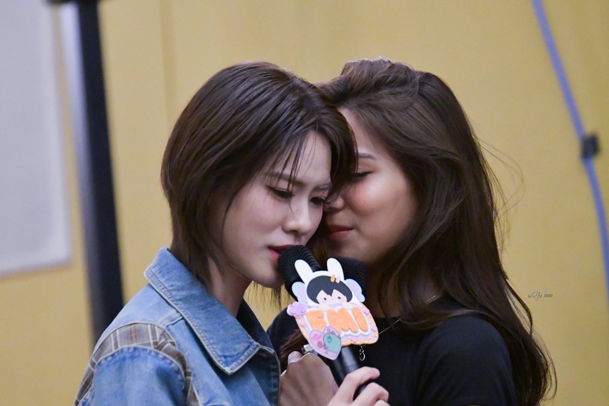 WolfU3000's tweet photo. กอดกันหนึ่งทีชื่นใจทั้งด้อม 🫪

EMIBONNIE MOONSHADOW PRESS TOUR
#MoonshadowSeriesLIVE
#EmiBonnie https://t.co/on6rS39xdY