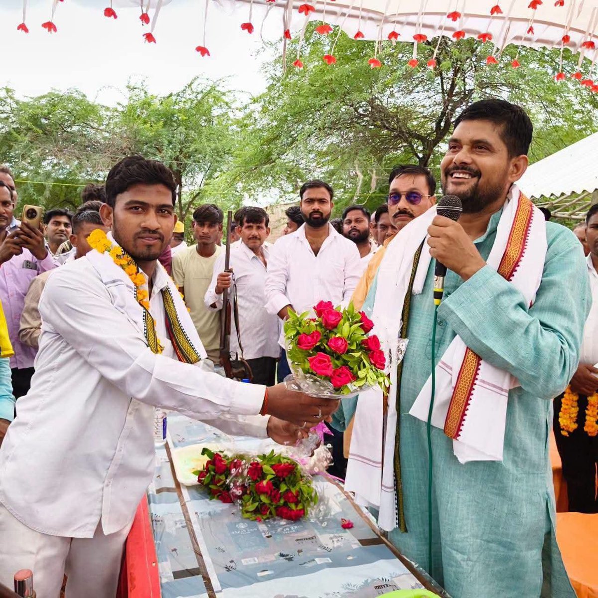 BPSinghRajput5's tweet photo. आज दिनांक 30 जुलाई 2026 को उन्नाव की पुरवा विधानसभा में समाज के लोकप्रिय नेता एवं राष्ट्रीय अध्यक्ष श्री प्रमोद लोधी जी का भव्य स्वागत एवं सम्मान किया गया।

इस अवसर पर जन संवाद एवं भ्रमण कार्यक्रम के माध्यम से कार्यकर्ताओं एवं समाज के लोगों से आत्मीय मुलाकात हुई। 🙏💐 https://t.co/dwdYNad39R