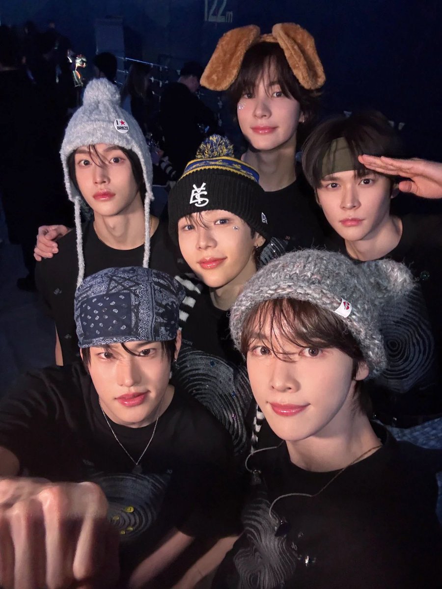 byeeolbit's tweet photo. ˖ ࣪⊹ my little archive ♡

where little wishes slowly turn into precious memories. ✦ https://t.co/eyIzLN9wij