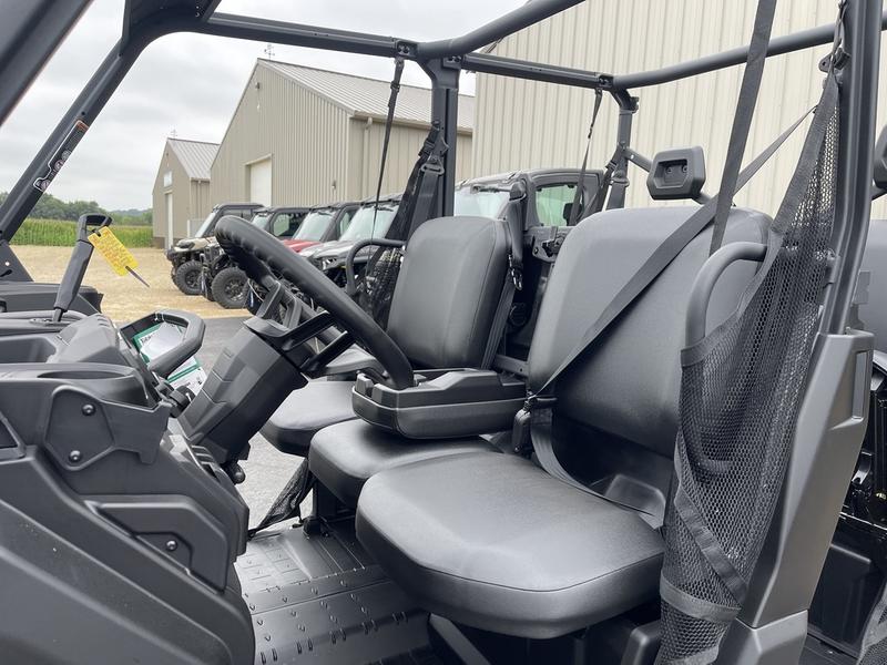 VETESNIK_PWRSPT's tweet photo. 🟩  NEW ARRIVAL: 2026 Can-Am® Defender MAX DPS HD9 🟩  Built for work and adventure with Dynamic Power Steering, room for the whole crew, and the dependable performance of the Rotax HD9 engine.

📞 608.647.8808 
🌐 https://t.co/C4NpjzGUmJ

#CanAm #CanAmDefender #DefenderMAX https://t.co/VWKZQuRBvk