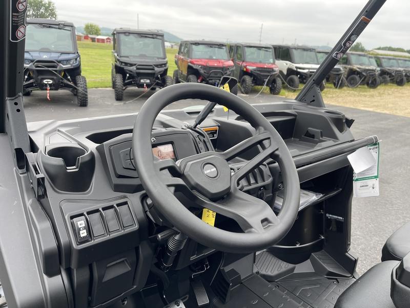 VETESNIK_PWRSPT's tweet photo. 🟩  NEW ARRIVAL: 2026 Can-Am® Defender MAX DPS HD9 🟩  Built for work and adventure with Dynamic Power Steering, room for the whole crew, and the dependable performance of the Rotax HD9 engine.

📞 608.647.8808 
🌐 https://t.co/C4NpjzGUmJ

#CanAm #CanAmDefender #DefenderMAX https://t.co/VWKZQuRBvk