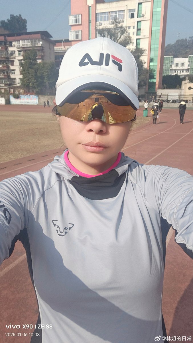 JGussel83618's tweet photo. Just crushed a 10k PR after months of early mornings u0026 sore legs—consistency beats perfection every single time , https://t.co/Fks0IjJspU
