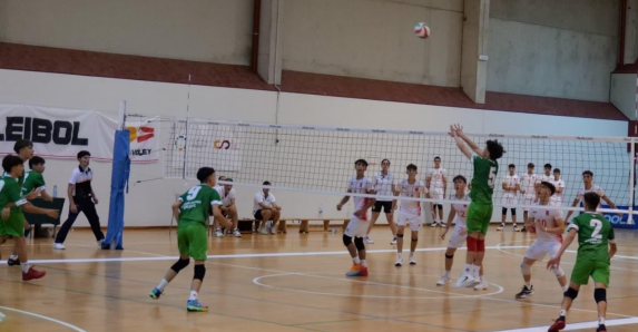 deportegob's tweet photo. 🏐Los CESA no detienen su actividad en agosto. Esta semana se disputan los Campeonatos de España de selecciones autónomicas en edad escolar de voleibol y piragüismo.

https://t.co/qVlpcR6jaK https://t.co/Jm13sxGZOj