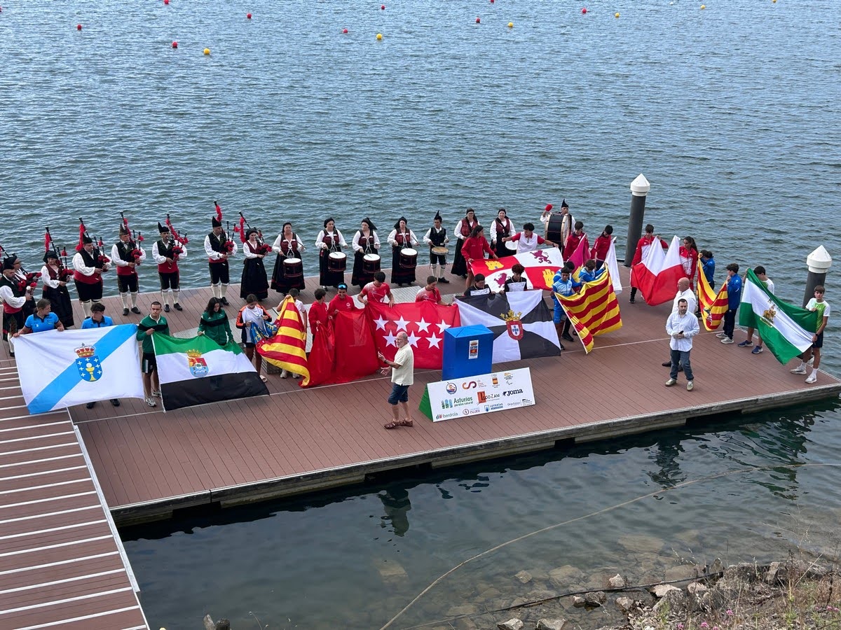 deportegob's tweet photo. 🏐Los CESA no detienen su actividad en agosto. Esta semana se disputan los Campeonatos de España de selecciones autónomicas en edad escolar de voleibol y piragüismo.

https://t.co/qVlpcR6jaK https://t.co/Jm13sxGZOj
