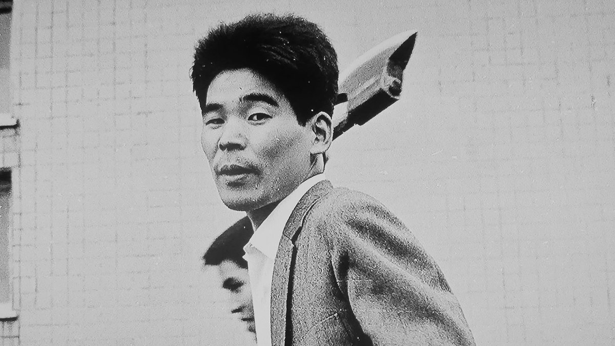 ghibli_world's tweet photo. ◎70年前の本日、1956年7月31日に東映動画が設立されました🎉✨

高畑勲監督と宮﨑駿監督のふたりは、東映動画からキャリアをスタートしています。
1968年の『太陽の王子 ホルスの大冒険』では、高畑さんが監督、宮﨑さんが場面設定・原画を担当し、この作品でふたりは本格的なコンビとなりました。

東映動画には数々の才能が集まっており、森康二さん、大塚康生さん、小田部羊一さんなどがおり、東映動画は日本アニメ界の人材育成の中心的存在でした。ここで培われた人脈が、その後のAプロ、ズイヨー映像、日本アニメーション、そしてスタジオジブリへとつながっていきます。

✨🎊70周年おめでとうございます🎊✨