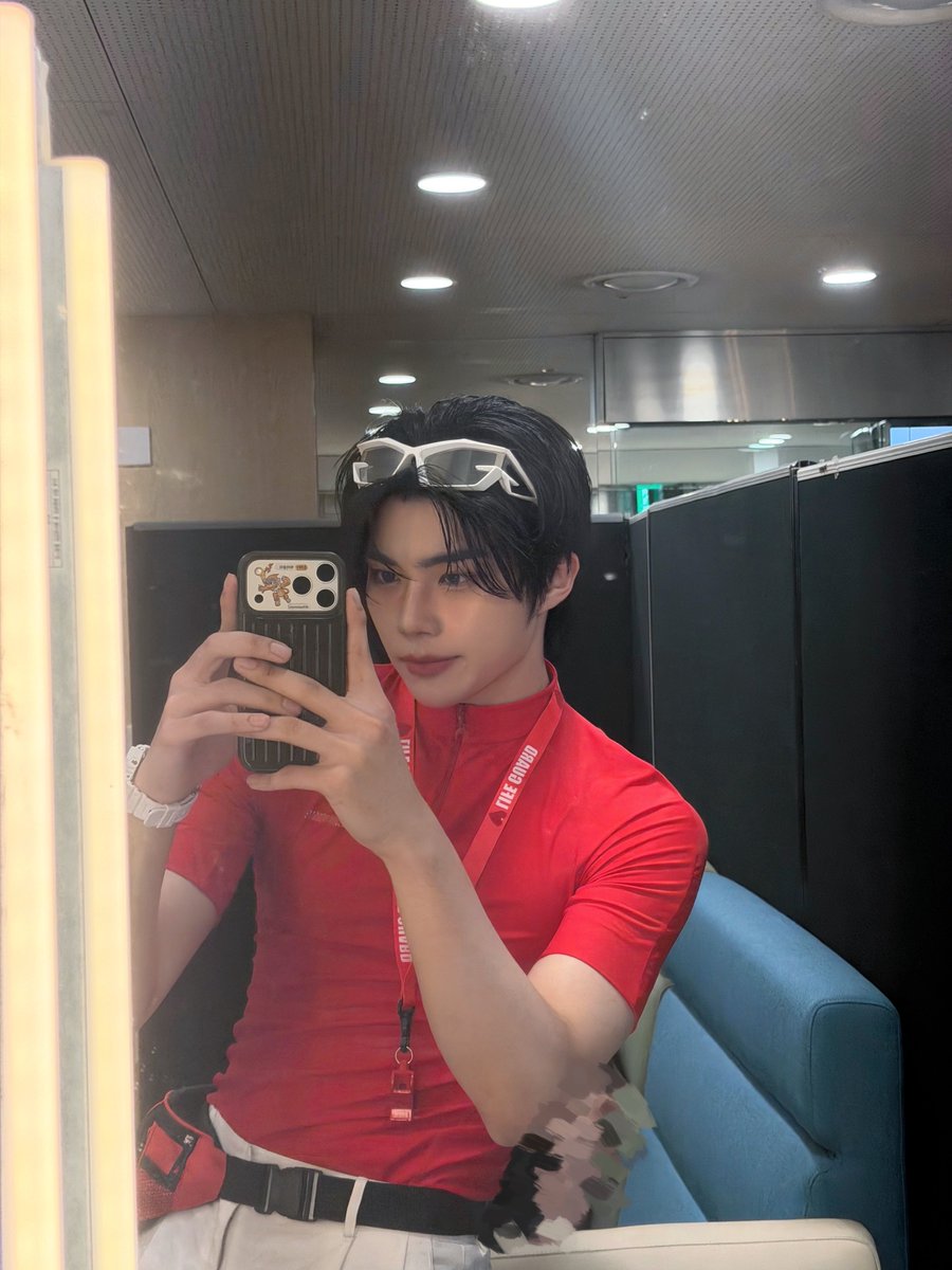 pgwchats's tweet photo. 260730 🧸📷💬 [11:29pm kst]

- getting off work... https://t.co/0sdJtOSXkS