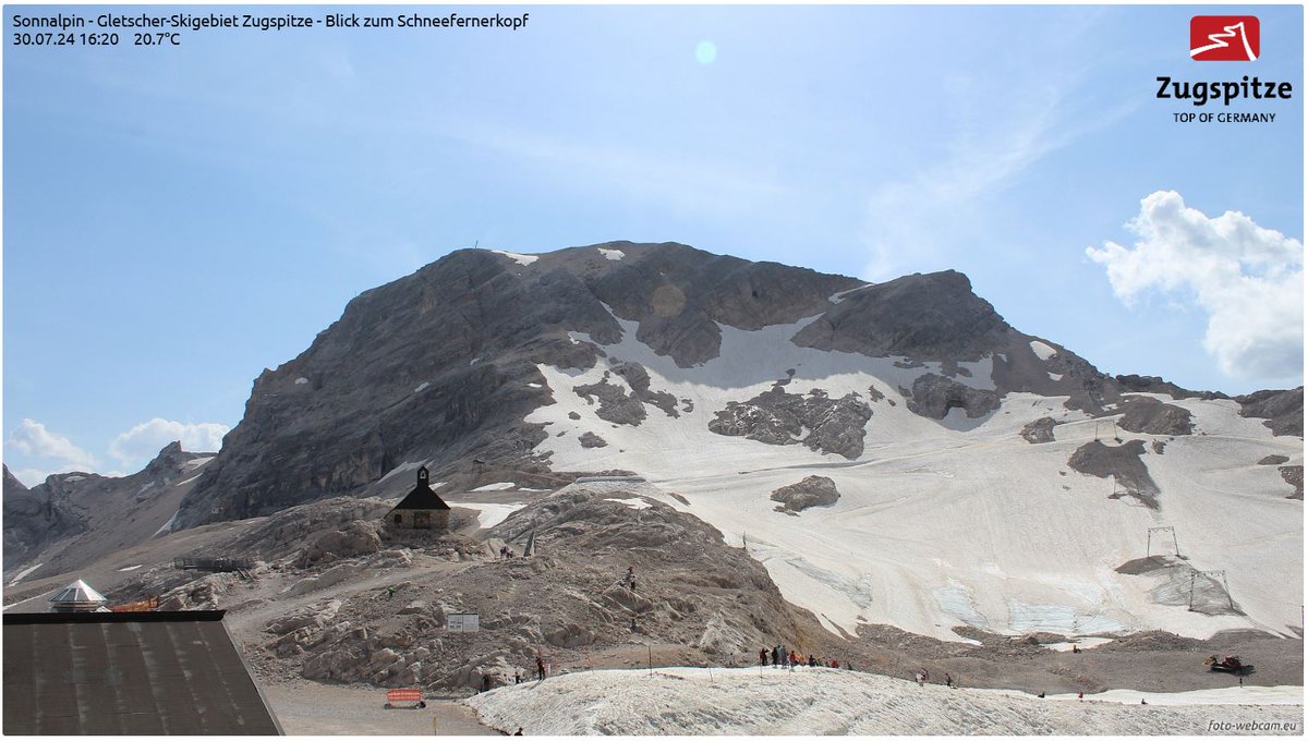 wetter_x's tweet photo. Gletscherschmelze in bisher ungeahnter Schnelligkeit
2 Jahresvergleich
Die Kamera befindet sich am Zugspitzplatt am Gletscher #Zugspitze. Der Blick zeigt nach Südwesten zum Schneefernerkopf.
#Schneeferner @ufs_forschung
Quelle: https://t.co/Yn5Lc3qdpH
https://t.co/TYC0ygPTmH https://t.co/fYvr7BHOOs