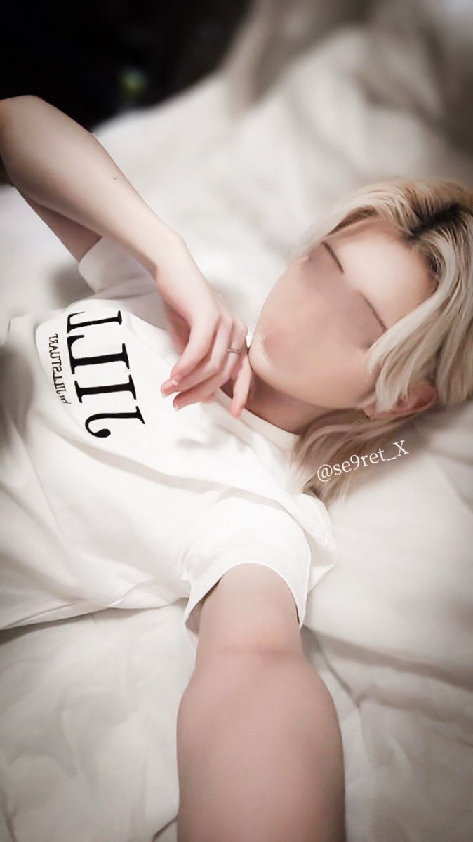 se9ret_X's tweet photo. すぐ消す雰囲気 ︎︎︎︎☁
#自撮り界隈 
#病み垢さんと繋がりたい https://t.co/Q3QSGkvIzF