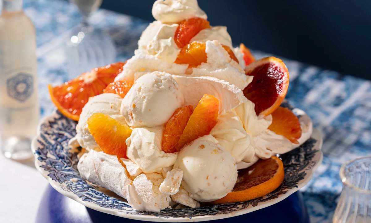 TanjaTriebigerT's tweet photo. Blood orange season is one of winter's greatest pleasures. 🍊✨

In celebration of #BloodOrangeDay, Babylonstoren has shared a collection of beautiful seasonal recipes, from Blood Orange Tarte Tatin to Eton Mess, along with its fresh Abundance Box to help you make the most of the harvest 🍊🇿🇦 https://t.co/MGqnhZqwv4