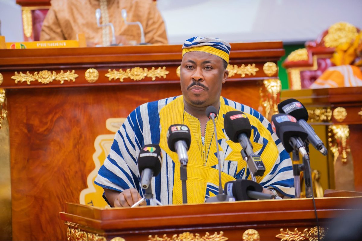 HamidCamara8's tweet photo. La Guinée réaffirme le maintient de sa monnaie locale au détriment de l’ECO:

Pour une économie encore jeune et en quête de consolidation comme la nôtre , le choix inverse aurait été le plus grand suicide économique.

Cette décision rappelle que les militaires ne se résument pas à l’art des armes. Ils peuvent également être de grands décideurs et de fins stratèges lorsqu’il s’agit de défendre les intérêts supérieurs de la Nation.