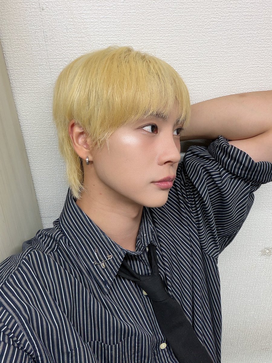 CMDM_JAPAN's tweet photo. 今週の公演もスタート！

#CMDM #씨엠디엠 
#ヒョンハ #현하 
#HyunHah https://t.co/88smo54DCB