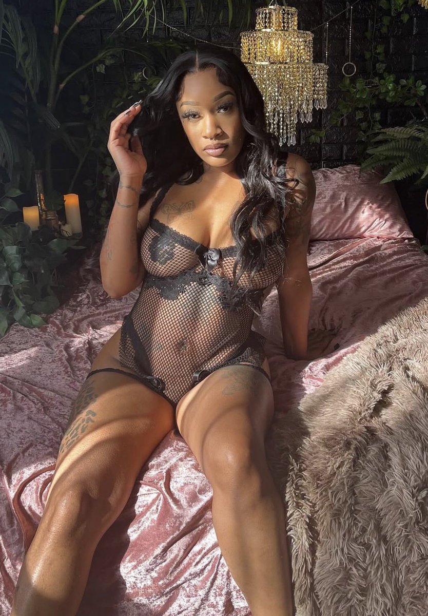 Shyntaeredd's tweet photo. Do u think I care u like me #verified https://t.co/sjsoCE87KG
