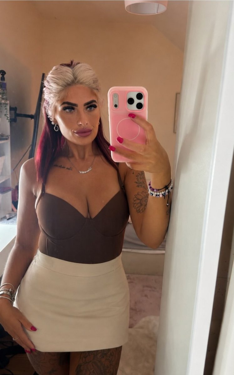 Adamben94's tweet photo. Face or tits on this chav?
Wheres your load going? 
#goon #wankchat #chav #nsfwtwtًً https://t.co/ymRBAJEGes