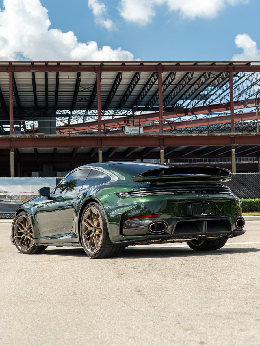 RPMvisualss's tweet photo. Porsche 911 Turbo S https://t.co/gtDN4H4c7L
