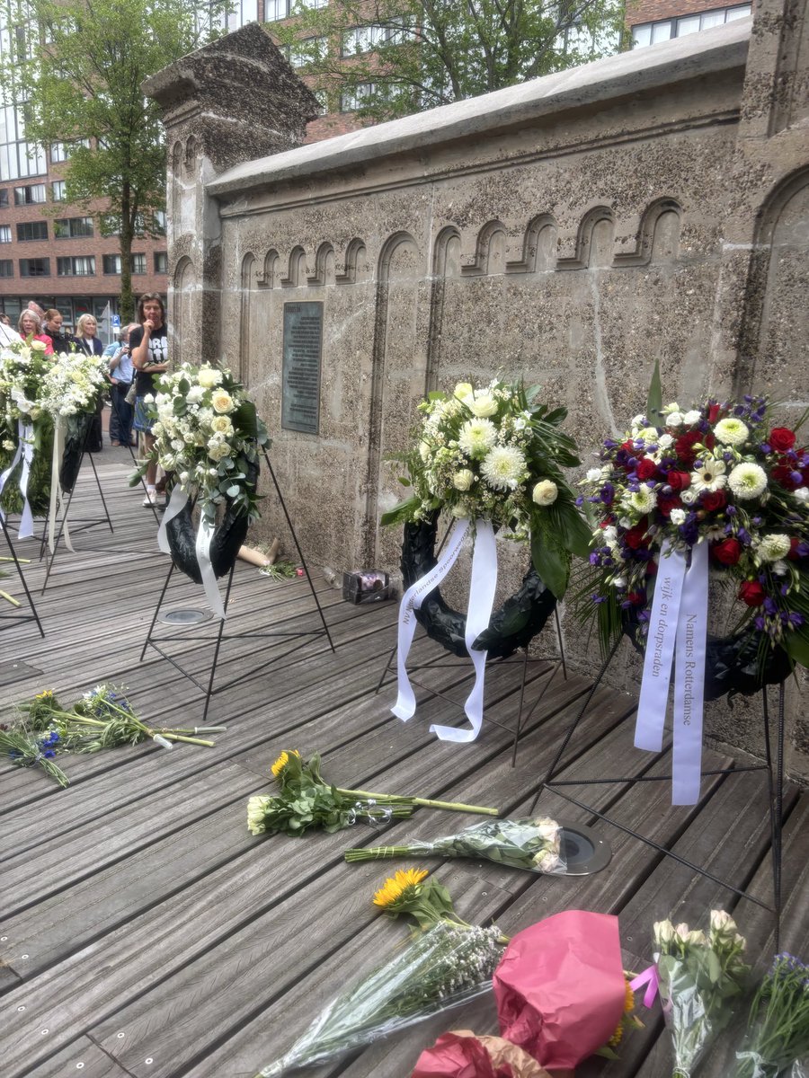 UlysseEllian's tweet photo. Natuurlijk moet de Israëlische ambassadeur bij een Holocaustherdenking zijn.

Iedereen die anders beweert draagt bij aan de almaar toenemende Jodenhaat. https://t.co/CLvK1rgbNn