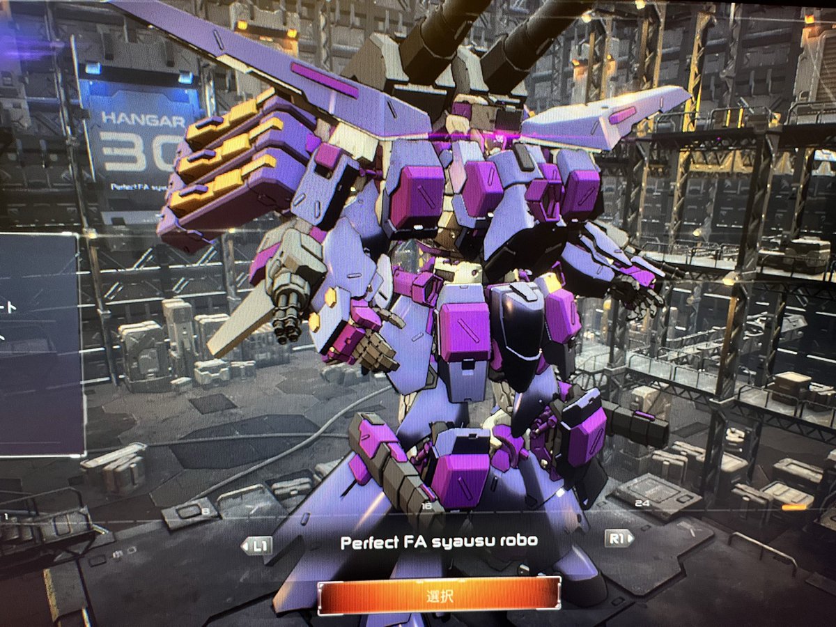 MS45816248's tweet photo. mass builderのシャウスロボ製作の軌跡。
実は、追加パーツ（ガンブレのオプションパーツ的な物）の実験として作られたFAとPFA。実質、三機もシャウスロボ作っていたんだな。 https://t.co/3wE1MQV3uH