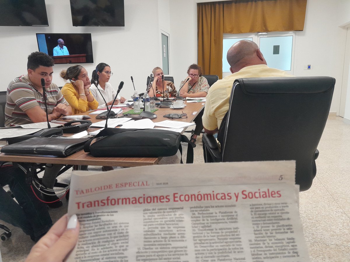 eloy_vigueras's tweet photo. Directivos de #GaviotaVaradero debaten hoy las 176 transformaciones del país. Compromiso y visión para seguir avanzando juntos. 🇨🇺💪 https://t.co/JnfeIBKwo5