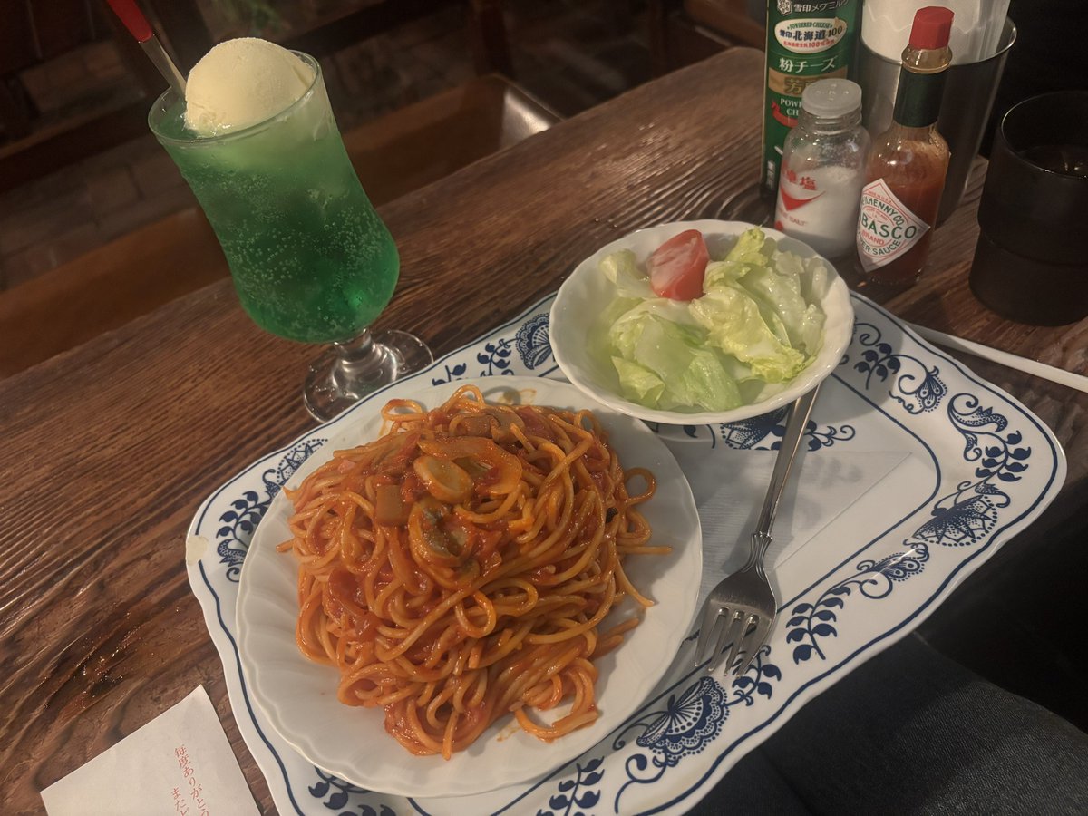 nb_teshi's tweet photo. 東京は日中から暑くてへろへろだったけど
参拝して、景色も見て、美味しいもの食べて、ライブで音に浸り幸せ時間だった〜✨

高い場所に来たら、まだ自分もこれから上がって行けるんだって希望を持てたよ！！
まだまだ負けてらんないっ🔥🔥
磨くことを怠らず明日に繋げよう！！
明日も輝けるように✨ https://t.co/jeslP1sJnm