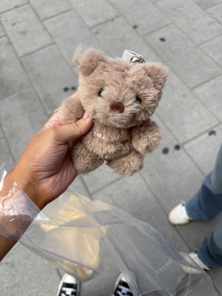 fullmoonbri's tweet photo. r.e.m bear securedddd😁 https://t.co/A4ham0Z5Li