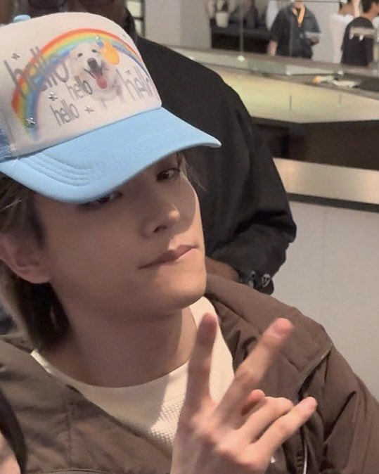 sleeptighting's tweet photo. JAKE IN A LAYLA HAT!!!!!!!!!♡♡♡♡♡♡🦮🧢 https://t.co/CGEMGejykA
