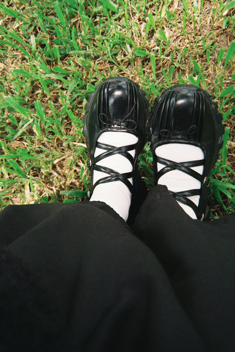 umoumoqko's tweet photo. เค้าใส่บ่อยมากคู่นี้  ;-; 
ตำหนิ : ขอบๆด้านในเริ่มถลอก
เท้า 39-40 ใส่ได้
150.- รวมส่ง

#ส่งต่อรองเท้า #ส่งต่อ #ส่งต่อเสื้อผ้า https://t.co/Rk3xVJpGtR