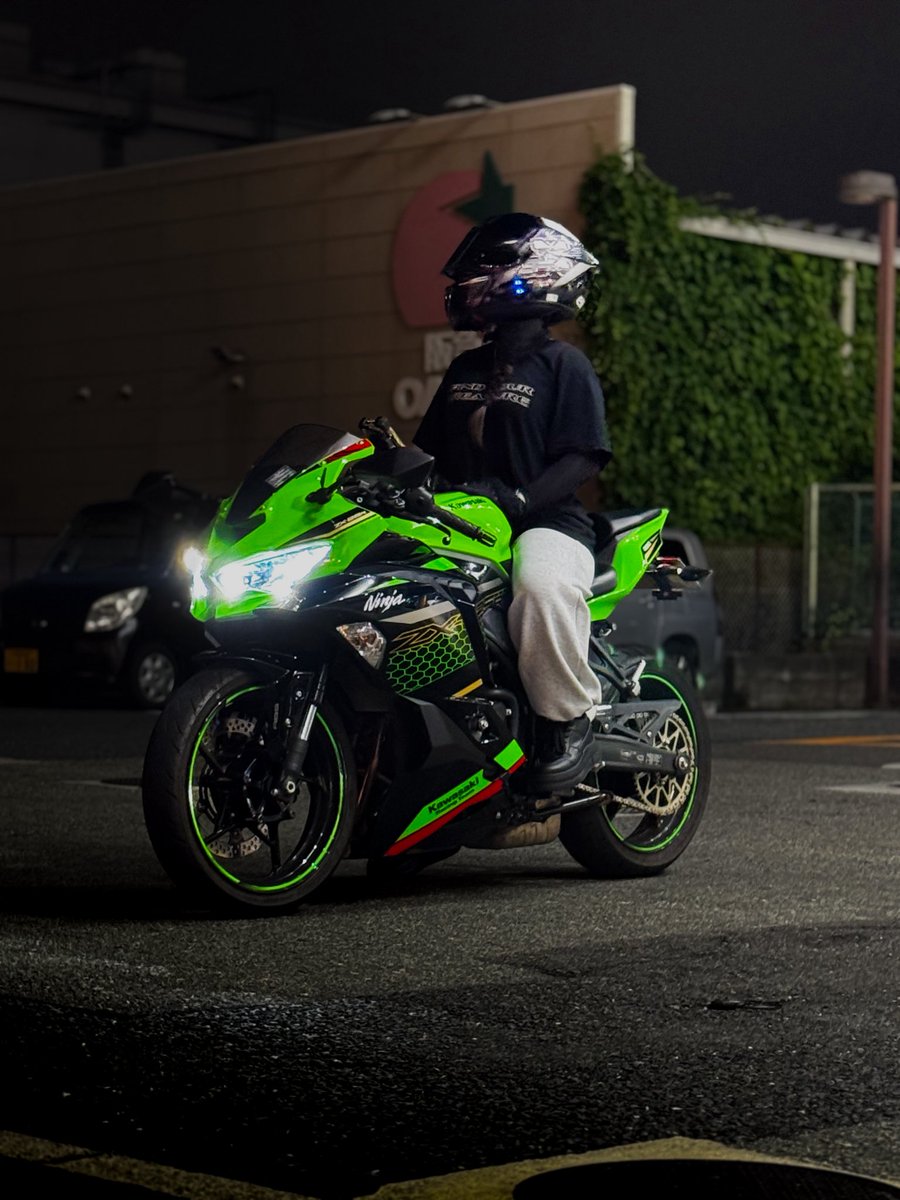 cbrlover__'s tweet photo. 兵庫のくそがきにーごーあーる
#zx25r #25r #kawasaki #krt #がき https://t.co/tNsQumEuhk