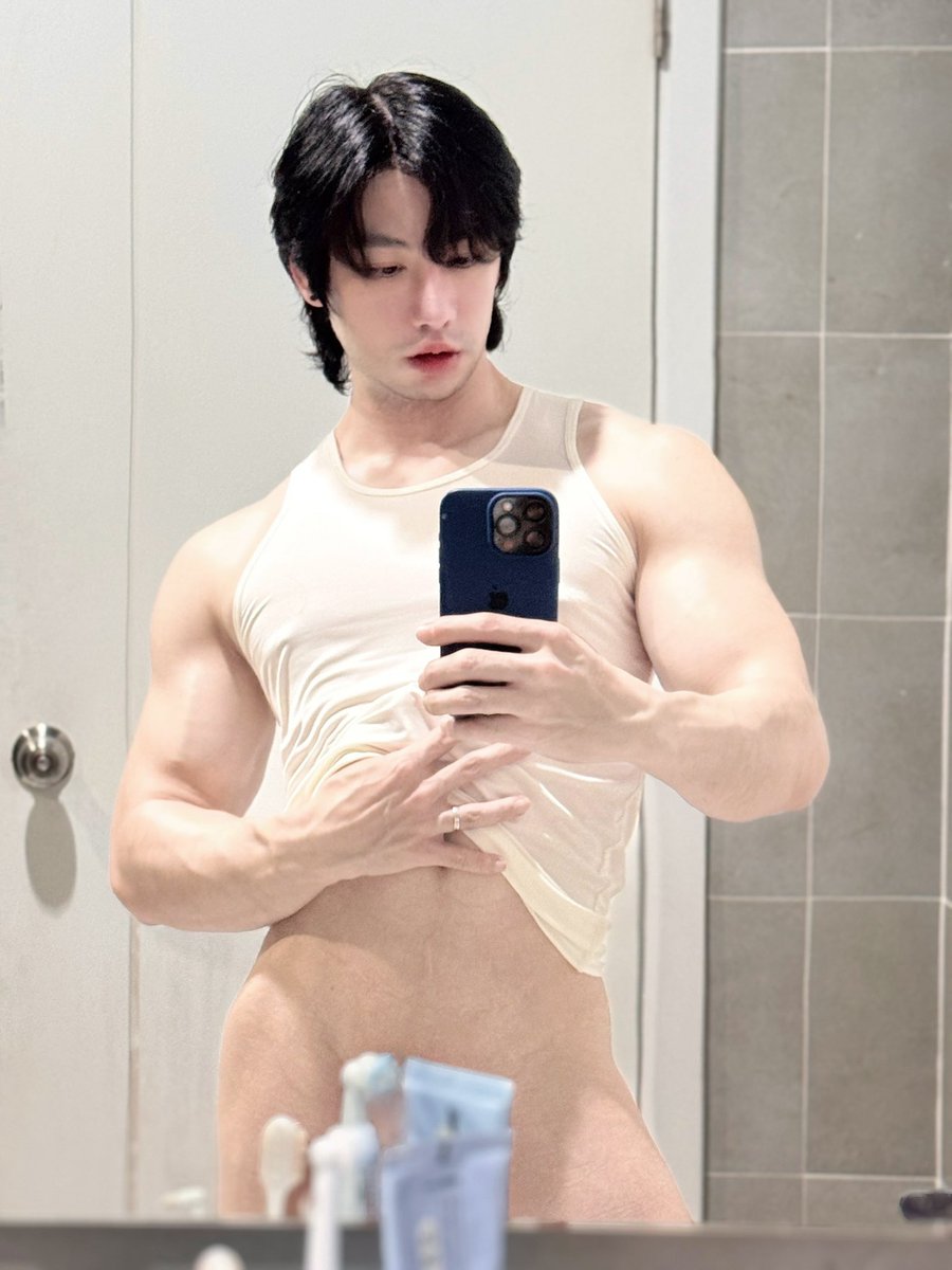 P_luv53's tweet photo. บูลลี่คนอื่นเก่ง…..กูกดตุ่มเข้าไปดู…..หน้ามึงเหมือนกบใส่วิก…กุยังไม่ว่าเลยนะ https://t.co/IShHePAA06