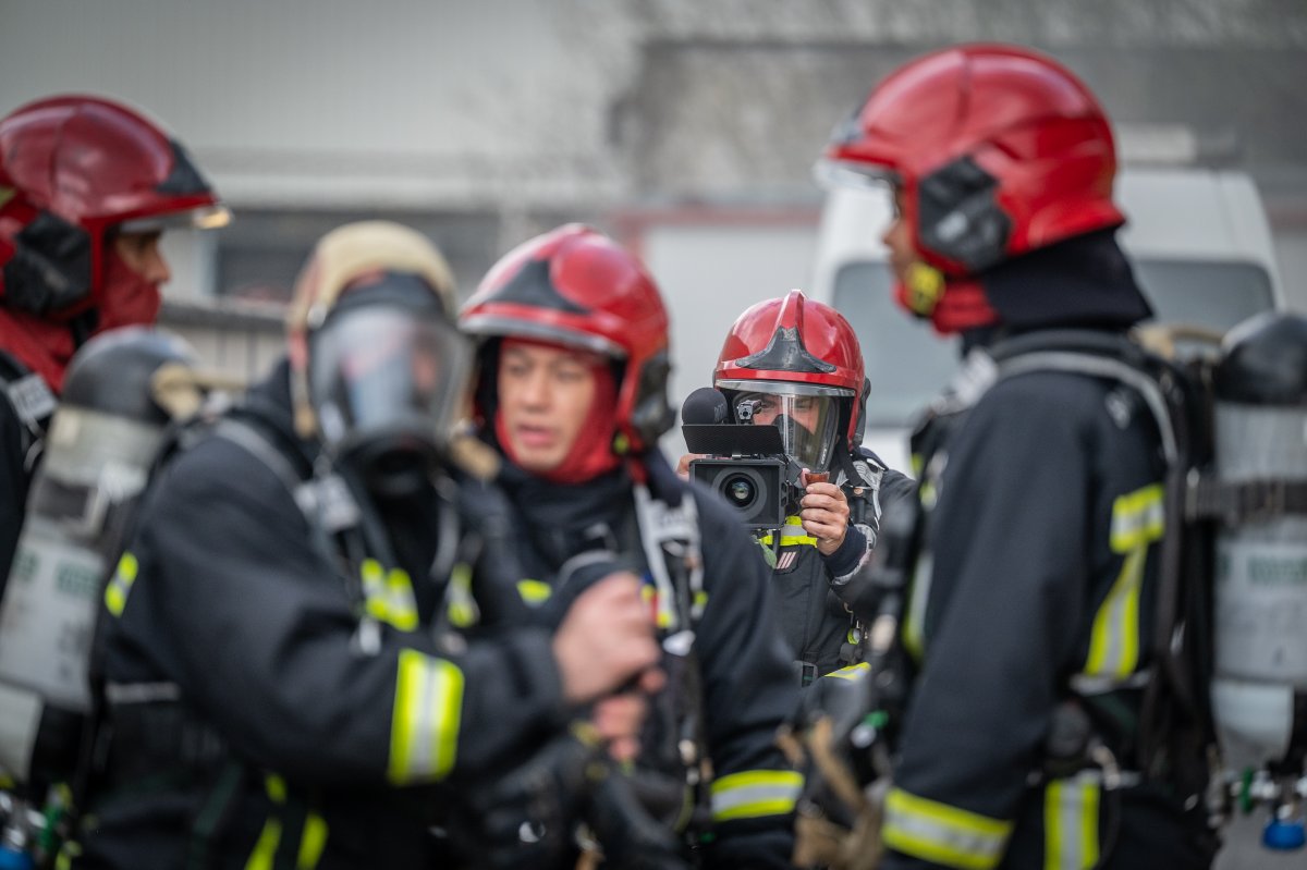 Sdis_95's tweet photo. [#JournéeMondialedelaPhotographie] 📷 🌍 Aujourd'hui, à l'occasion de la Journée mondiale de la photographie, les #Pompiers95 mettent à l'honneur celles et ceux qui racontent nos interventions autrement : les photographes du Group'Images.

Qu'il s'agisse d'une intervention, d'un entraînement, d'une cérémonie ou d'un moment de vie en caserne, les membres du Group'Images sont présents pour immortaliser le quotidien des sapeurs-pompiers du Val d'Oise. Leur travail permet de témoigner de l'engagement de nos équipes, de valoriser leurs missions et de partager les valeurs qui nous animent.✨

🙏📷 Merci à tous les photographes du Group'Images : Antonia, Fabio, Sébastien, Yann, Benjamin, Julien, Martial, Olivier, Aurélien, Nils, Arthur, Nicolas, Romain, Ludovic, Laetitia, Thierry… pour leur passion, leur talent et leur engagement au service de l'image des #Pompiers95.

@SecCivileFrance | @Prefet95 | @valdoise | @LucStrehaiano | @LChavillon | @blandinelefort_