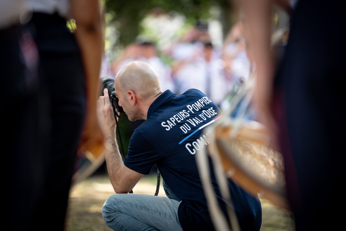 Sdis_95's tweet photo. [#JournéeMondialedelaPhotographie] 📷 🌍 Aujourd'hui, à l'occasion de la Journée mondiale de la photographie, les #Pompiers95 mettent à l'honneur celles et ceux qui racontent nos interventions autrement : les photographes du Group'Images.

Qu'il s'agisse d'une intervention, d'un entraînement, d'une cérémonie ou d'un moment de vie en caserne, les membres du Group'Images sont présents pour immortaliser le quotidien des sapeurs-pompiers du Val d'Oise. Leur travail permet de témoigner de l'engagement de nos équipes, de valoriser leurs missions et de partager les valeurs qui nous animent.✨

🙏📷 Merci à tous les photographes du Group'Images : Antonia, Fabio, Sébastien, Yann, Benjamin, Julien, Martial, Olivier, Aurélien, Nils, Arthur, Nicolas, Romain, Ludovic, Laetitia, Thierry… pour leur passion, leur talent et leur engagement au service de l'image des #Pompiers95.

@SecCivileFrance | @Prefet95 | @valdoise | @LucStrehaiano | @LChavillon | @blandinelefort_