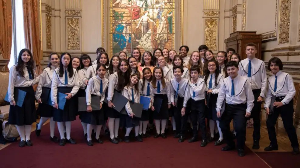 drjorgerachid's tweet photo. NI UNA A FAVOR DEL PUEBLO
NI DE LA CULTURA

MILEI DISOLVIÓ EL CORO NACIONAL DE NIÑOS
La agrupación a punto de cumplir 60 años de trayectoria
La  medida que acaba de implementar el oficialismo a través de un decreto firmado x MILEI y SANTILLI

GOBIERNO QUE BORRA IDENTIDAD/MEMORIA https://t.co/Kg27LRD1hp