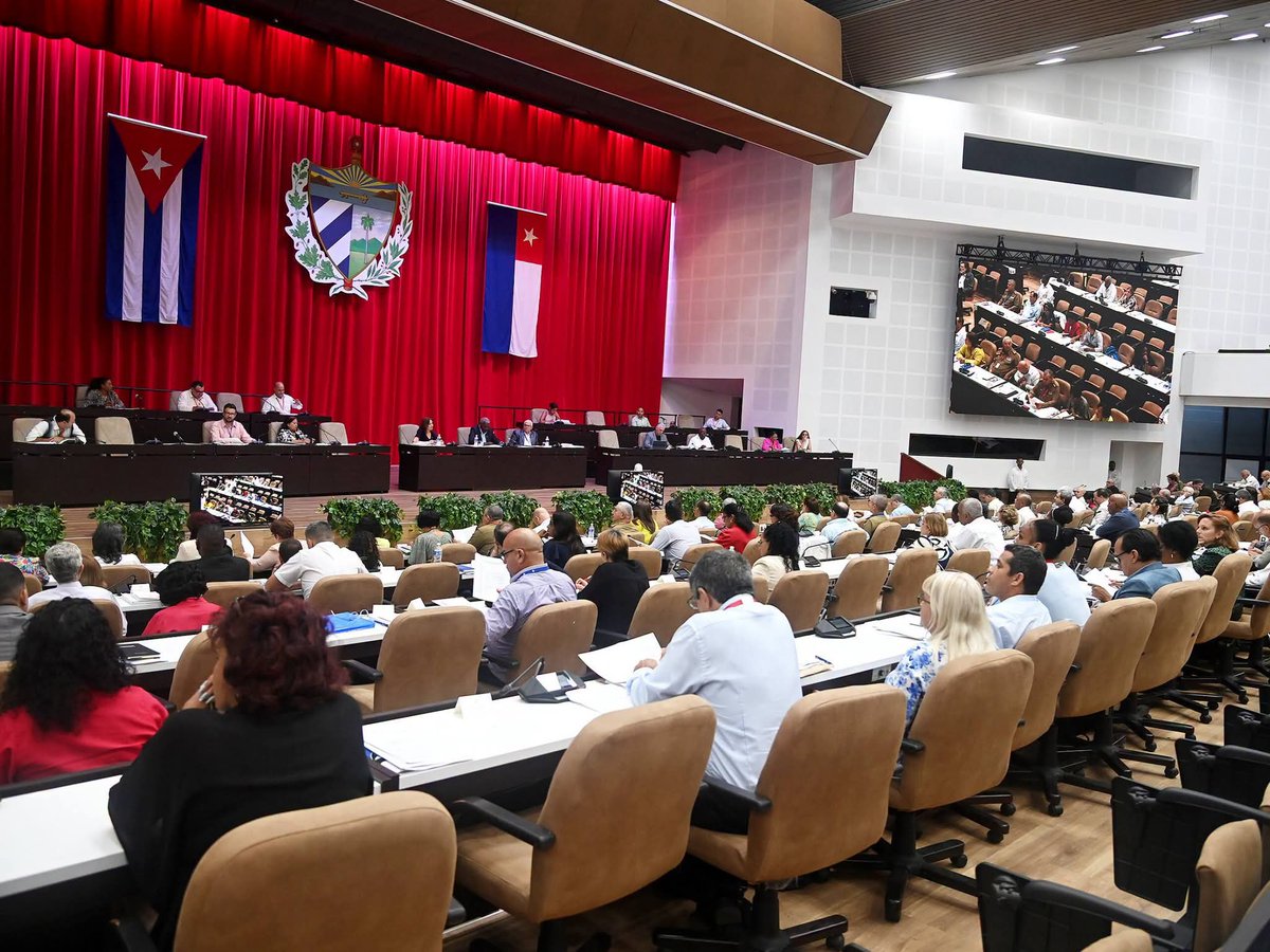 GladysArtemisa's tweet photo. Hoy  el VII  Período Ordinario de la 
@AsambleaCuba
  con temas CLAVE para el futuro del país 🇨🇺

📌 Se analizarán la Ley de Vivienda 🏠 y el Código de Trabajo 📋, actualizados a las nuevas transformaciones económicas y sociales.
#PoderPopular 
#ArtemisaJuntosSomosMás https://t.co/qVr1kFKm9e