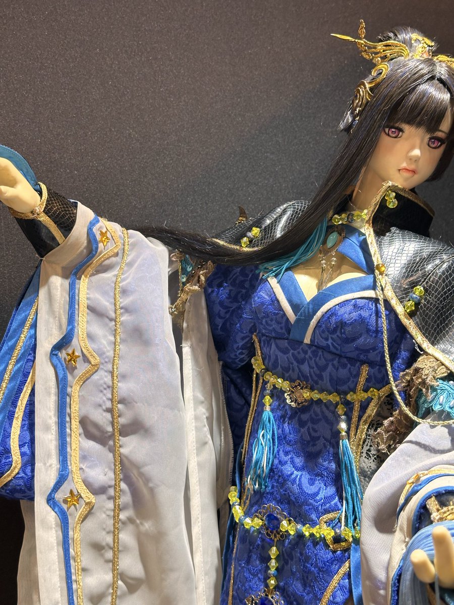 J0lojXyM's tweet photo. #特撮人形劇の世界展
#睦天命

太歲和天命互換位置了！
超好看大家一定要進小房間看天命和太歲
能拍的角度不少但就怕擋到別人看影片🤧 https://t.co/elDhiWiLCf