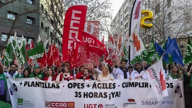 Cronica_CT's tweet photo. #Sanitat #CCOO #35hores El sindicat demana memòria econòmica, previsió de contractacions i un calendari que permeta implantar la nova jornada abans de l’1 de gener de 2027. CCOO dona suport a la jornada de 35 hores en la san... 📰 Crónica_CT https://t.co/aIy2HrfNAK https://t.co/ayFISl0Mmu