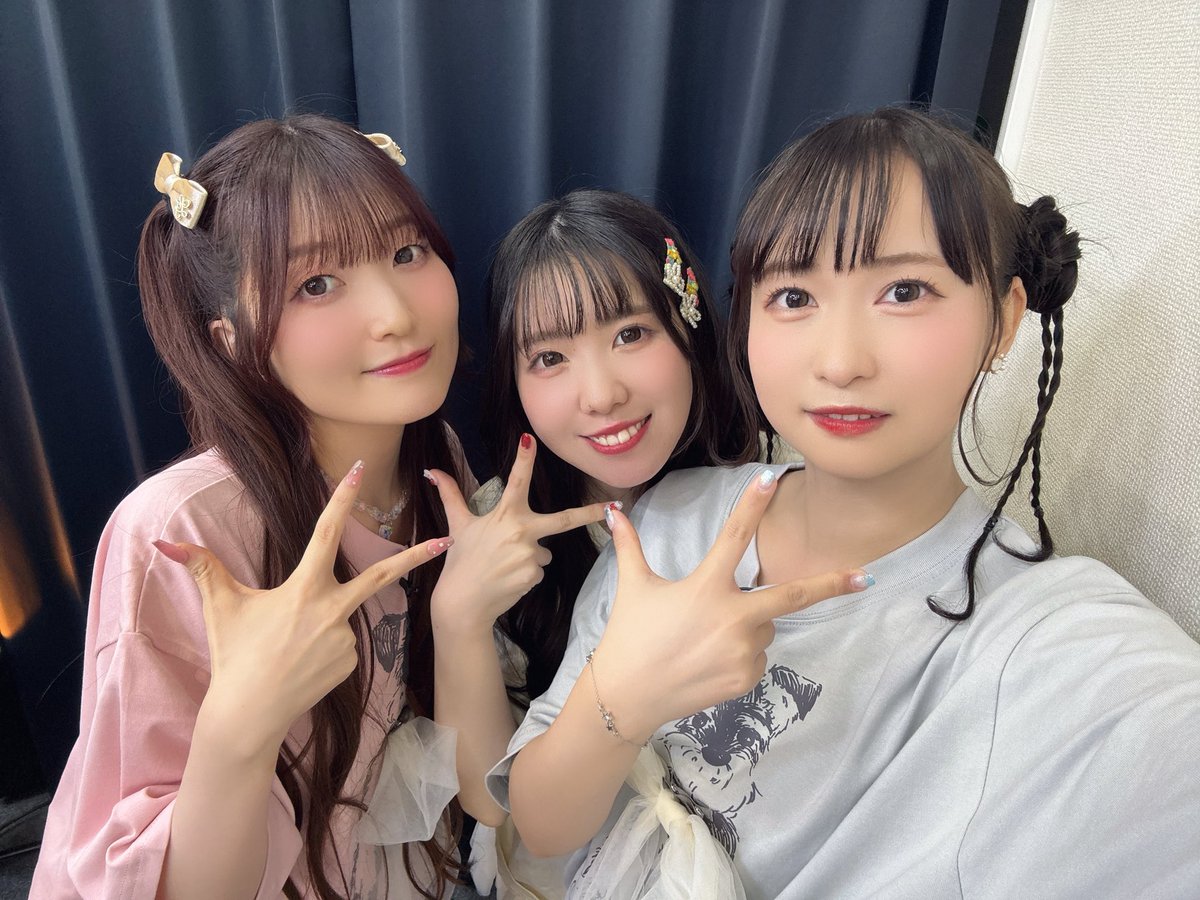 kana_hanaiwa's tweet photo. 『花岩香奈と伊藤舞音と薄井友里からのちょっとしたお知らせ特番』ご視聴ありがとうございました！✨

おもしろすぎて楽しすぎて…神！なひとときでした！！！🤣
私たちはいつもこんな感じです笑

それにしてもイベント名、長すぎる笑
KFB！！！🤣

#ちょっとしたお知らせ https://t.co/MWd2etXRhp